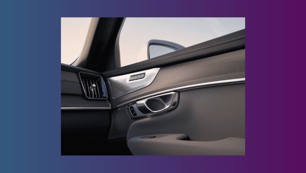 VolvoXC90 2025 дверные панели